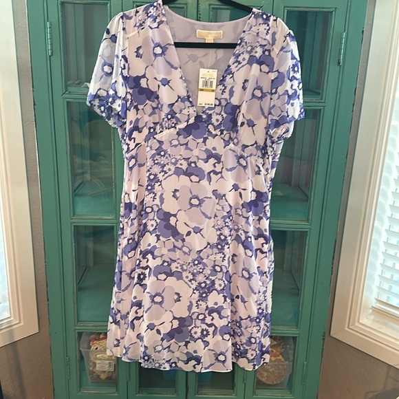 Michael Kors Spring V-Neck Floral Dress NWT - Picture 3 of 7